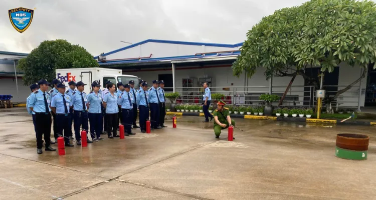 Nhân Viên Bảo Vệ